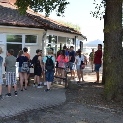 29a36bd6-aa2c-4d14-8f16-7e168b661093.jpg